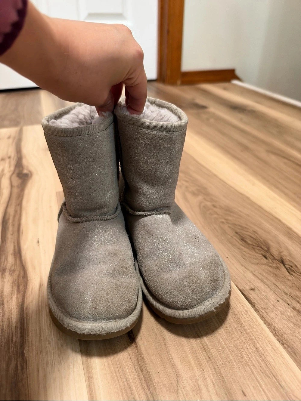 UGG Kids' size 1 Classic Metallic Glitter Gray Winter Boots